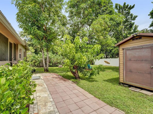 1660 SW 29th Ave, Fort Lauderdale FL 33312