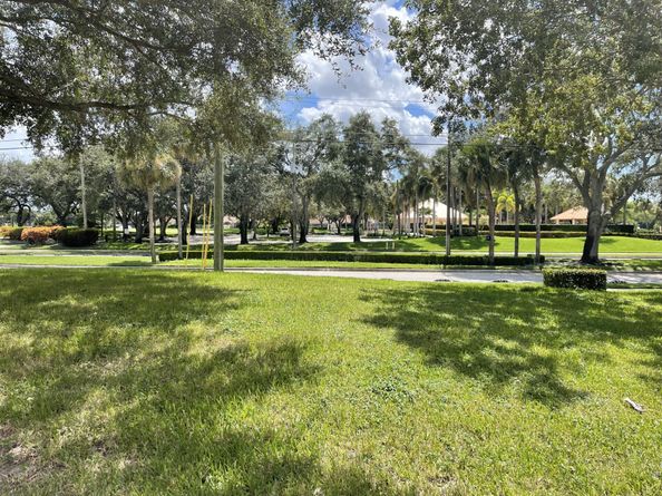 6608 66th Way, West Palm Beach FL 33409