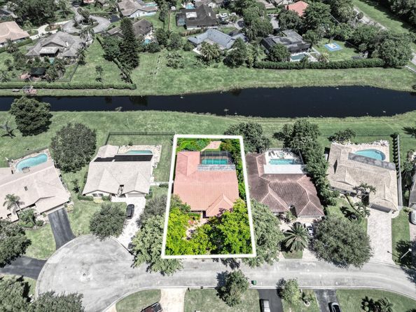 303 NW 105th Ter, Coral Springs FL 33071