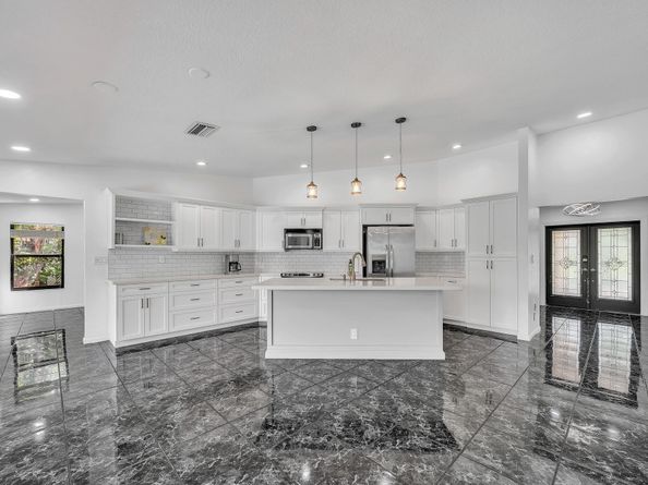303 NW 105th Ter, Coral Springs FL 33071
