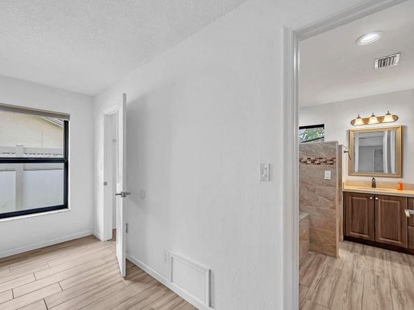303 NW 105th Ter, Coral Springs FL 33071