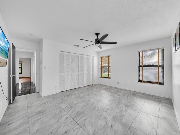 303 NW 105th Ter, Coral Springs FL 33071