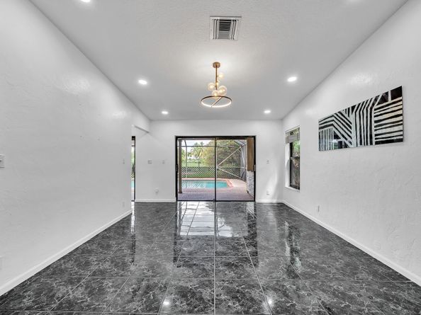 303 NW 105th Ter, Coral Springs FL 33071