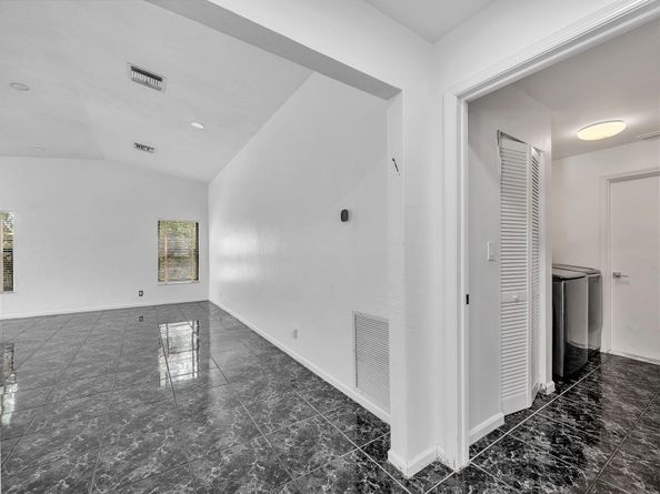 303 NW 105th Ter, Coral Springs FL 33071