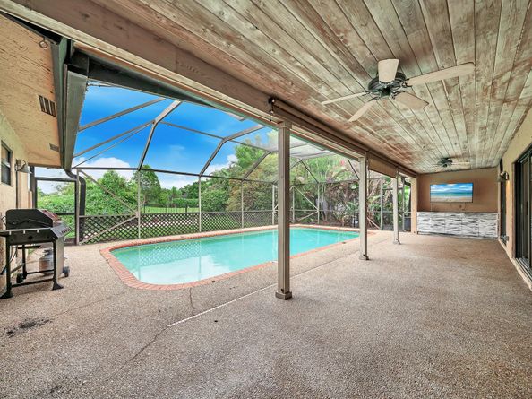 303 NW 105th Ter, Coral Springs FL 33071