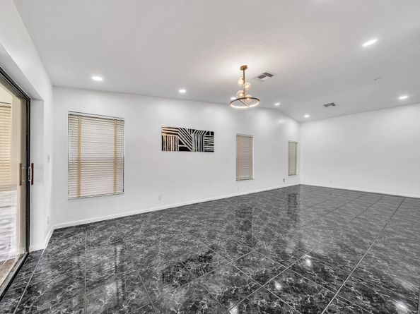 303 NW 105th Ter, Coral Springs FL 33071