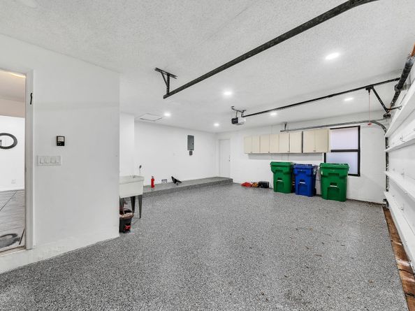 303 NW 105th Ter, Coral Springs FL 33071