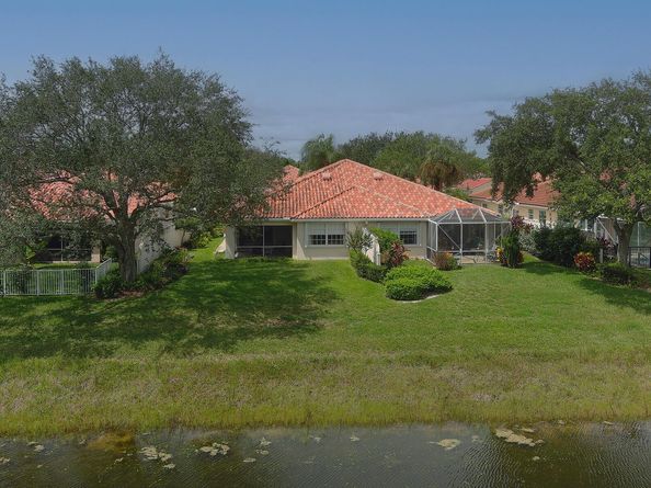 2718 Livingston Lane, West Palm Beach FL 33411
