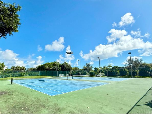 811 Oak Harbour Drive, Juno Beach FL 33408