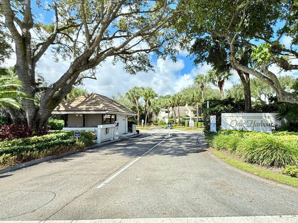 811 Oak Harbour Drive, Juno Beach FL 33408