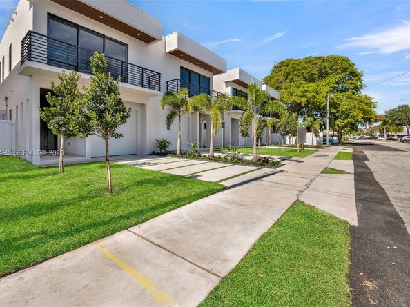 918 NE 17th Avenue, Fort Lauderdale FL 33304