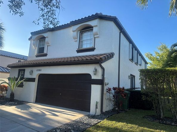 15705 NW 10th Street, Pembroke Pines FL 33028