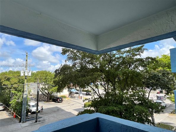 5050 NW 7th Street 220, Miami FL 33126