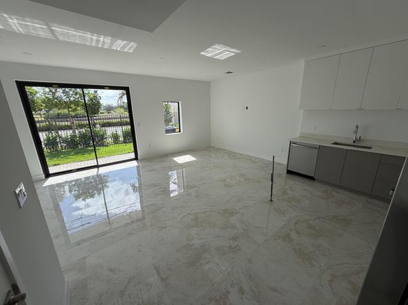 1546 NW 1st Avenue, Pompano Beach FL 33060