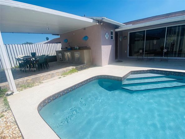 11827 NW 39th Street, Sunrise FL 33323