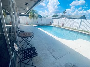 11827 NW 39th Street, Sunrise FL 33323