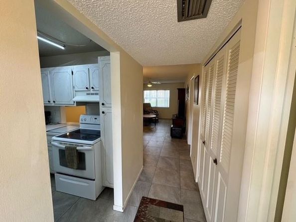 351 Cambridge Road 104, Hollywood FL 33024
