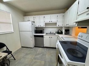 351 Cambridge Road 104, Hollywood FL 33024