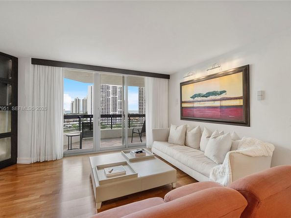 3500 Mystic Pointe Drive 1407, Aventura FL 33180