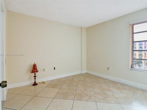 4717 NW 7th Street 60410, Miami FL 33126