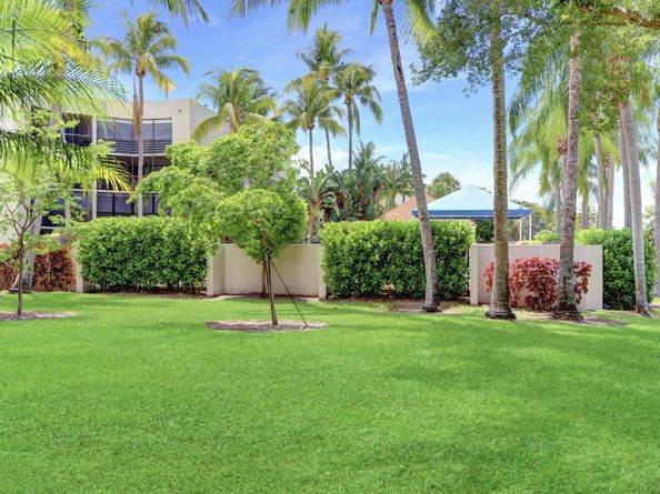 5800 Camino Del Sol Apt 103, Boca Raton FL 33433