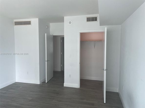 500 Brickell Avenue 1906, Miami FL 33131