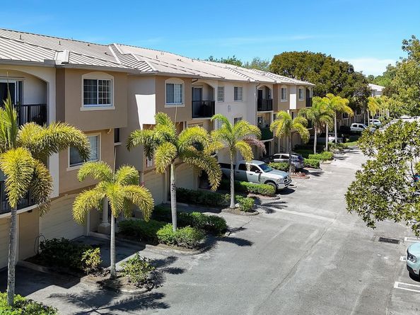 600 Crestwood Court N 611, Royal Palm Beach FL 33411