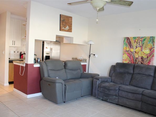 900 SW 11th Ave 5C, Hallandale Beach FL 33009