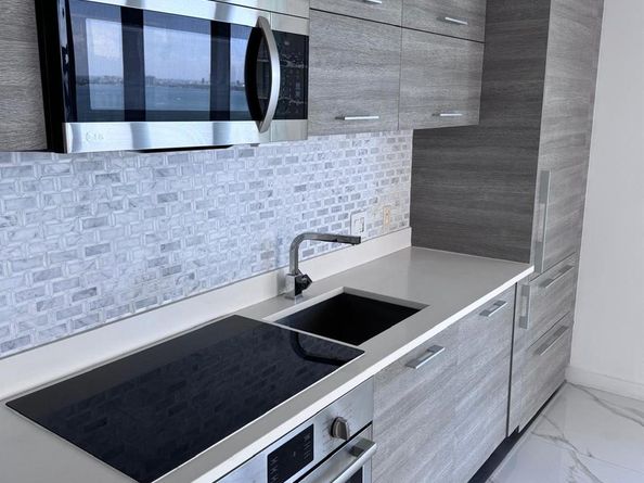 650 NE 32nd St 2507, Miami FL 33137