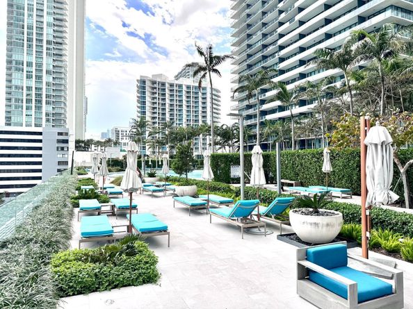 650 NE 32nd St 2507, Miami FL 33137