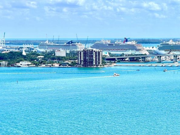 650 NE 32nd St 2507, Miami FL 33137