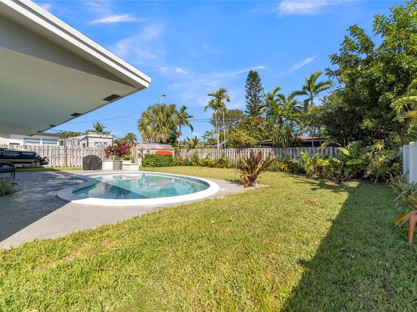 2021 NW 32nd Ct, Oakland Park FL 33309
