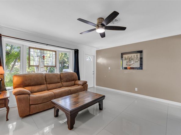 2021 NW 32nd Ct, Oakland Park FL 33309