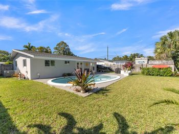 2021 NW 32nd Ct