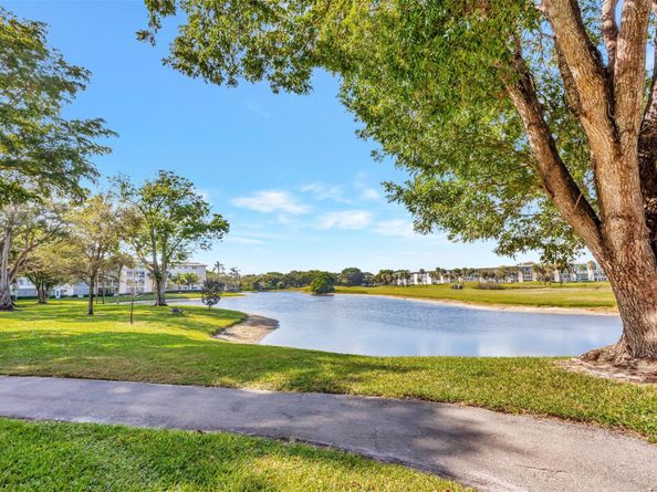 2903 Victoria Cir O4, Coconut Creek FL 33066