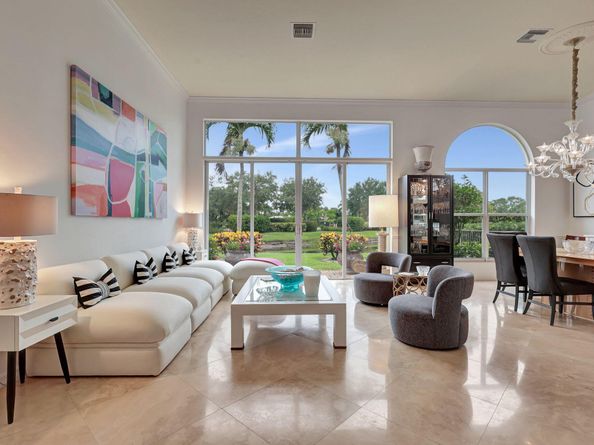 102 Villa Nueva Place, Palm Beach Gardens FL 33418