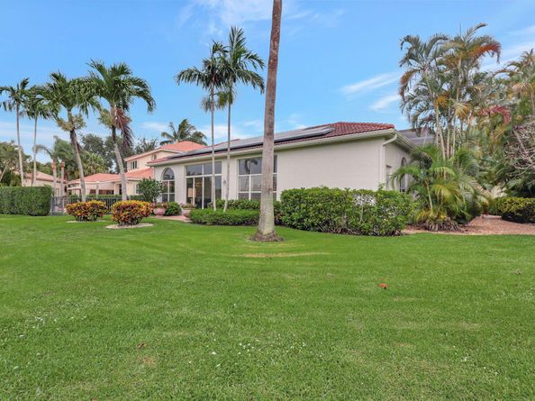 102 Villa Nueva Place, Palm Beach Gardens FL 33418