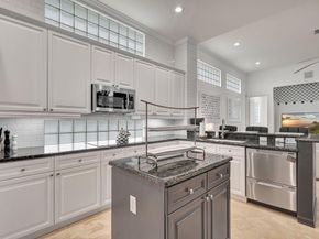 102 Villa Nueva Place, Palm Beach Gardens FL 33418