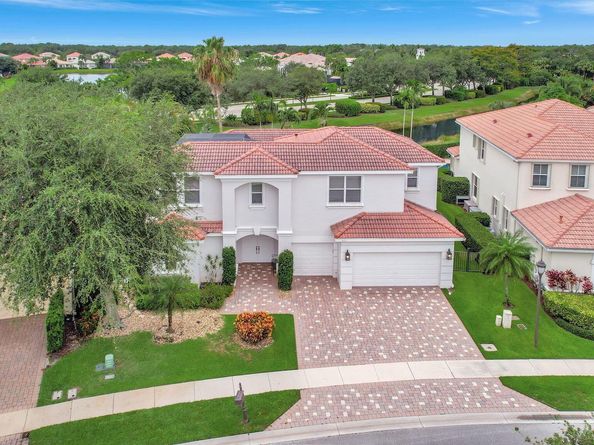 102 Villa Nueva Place, Palm Beach Gardens FL 33418