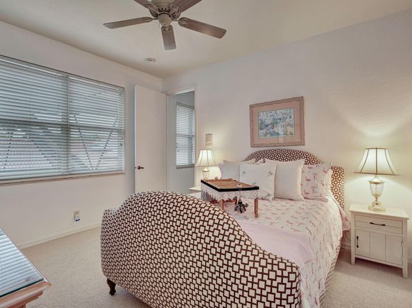 102 Villa Nueva Place, Palm Beach Gardens FL 33418