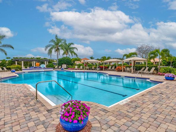 102 Villa Nueva Place, Palm Beach Gardens FL 33418