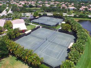102 Villa Nueva Place, Palm Beach Gardens FL 33418