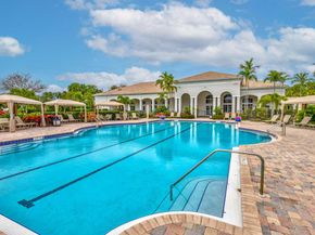 102 Villa Nueva Place, Palm Beach Gardens FL 33418