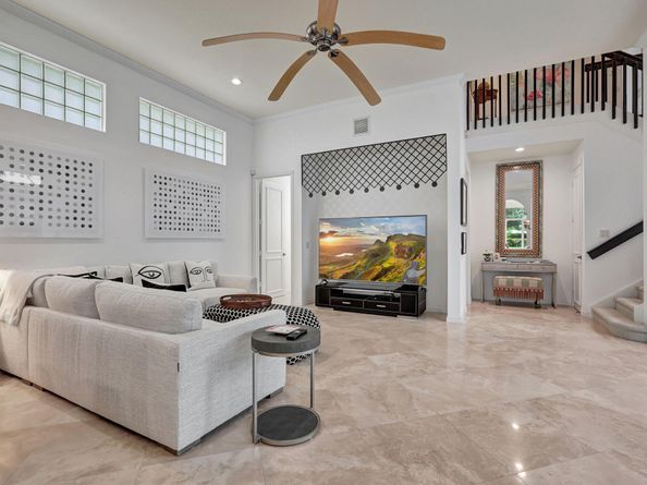 102 Villa Nueva Place, Palm Beach Gardens FL 33418