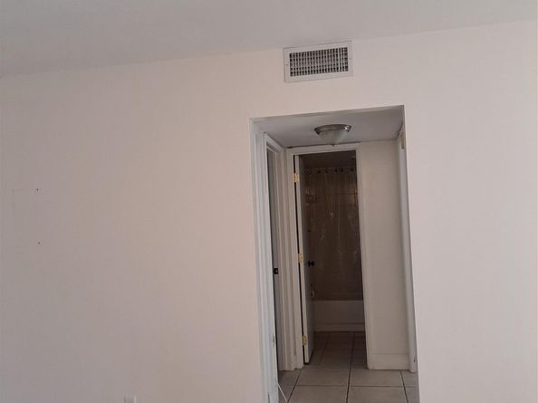 3030 NW 68th St 205, Fort Lauderdale FL 33309