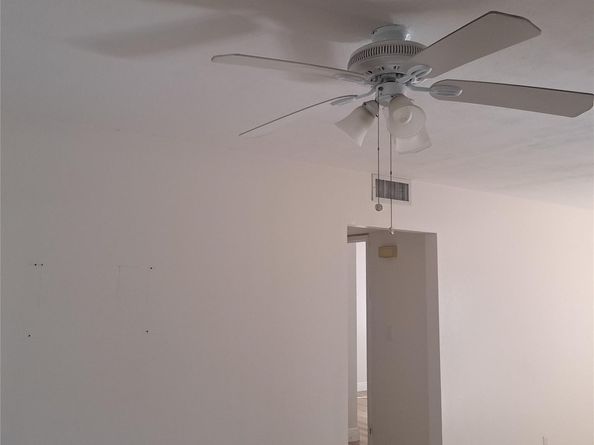 3030 NW 68th St 205, Fort Lauderdale FL 33309