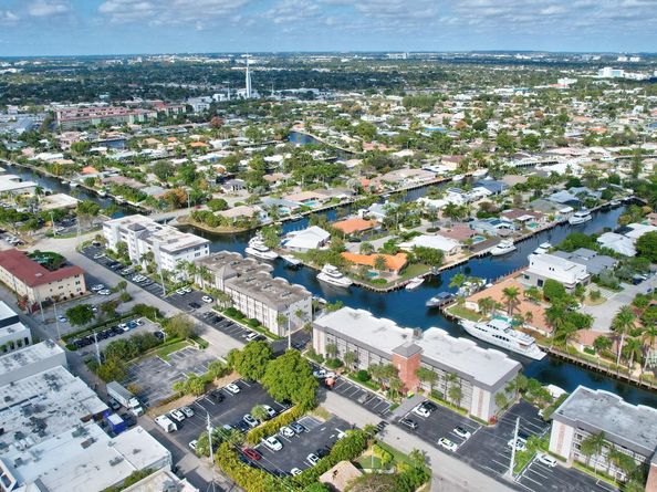 3111 NE 51st St 205, Fort Lauderdale FL 33308