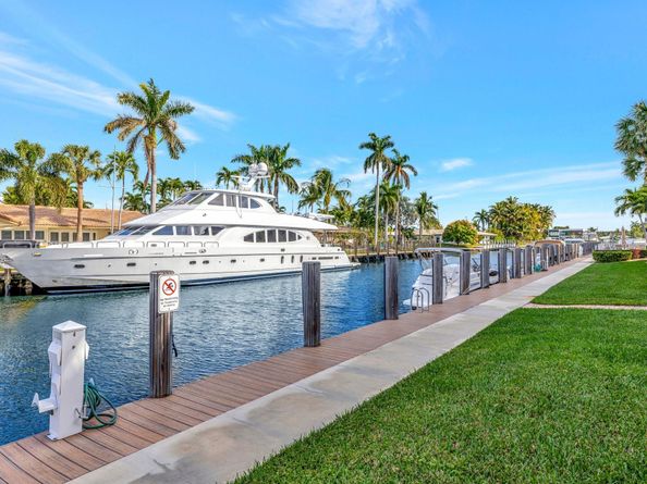 3111 NE 51st St 205, Fort Lauderdale FL 33308