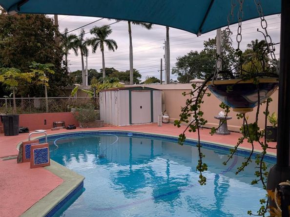 6861 SW 1st Court, Pembroke Pines FL 33023