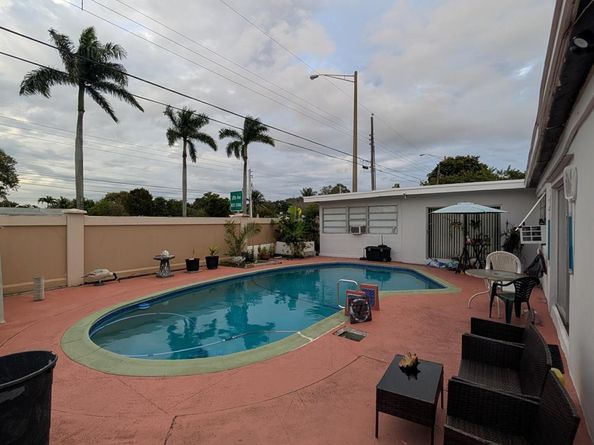 6861 SW 1st Court, Pembroke Pines FL 33023